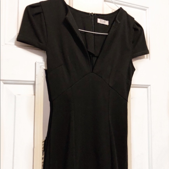 Black Bodycon Dress - Picture 2 of 2